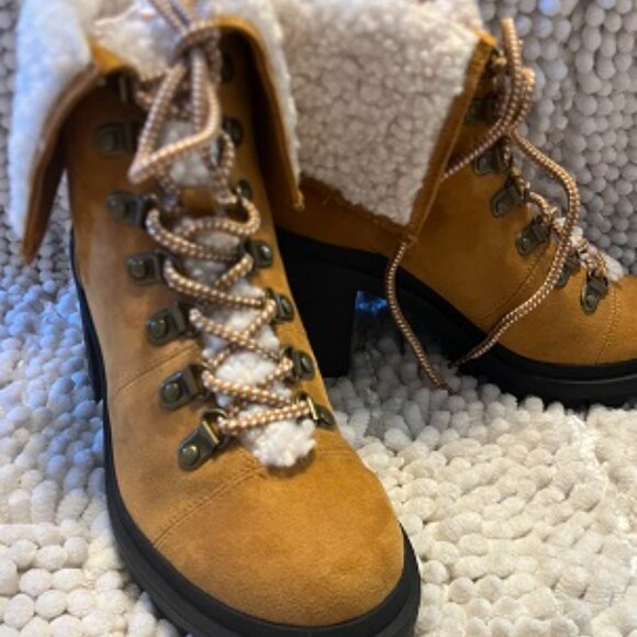 NWOB Rampage Women's Sage Lug Sole Hiker Booties Size 6.5 Brown - Picture 9 of 14